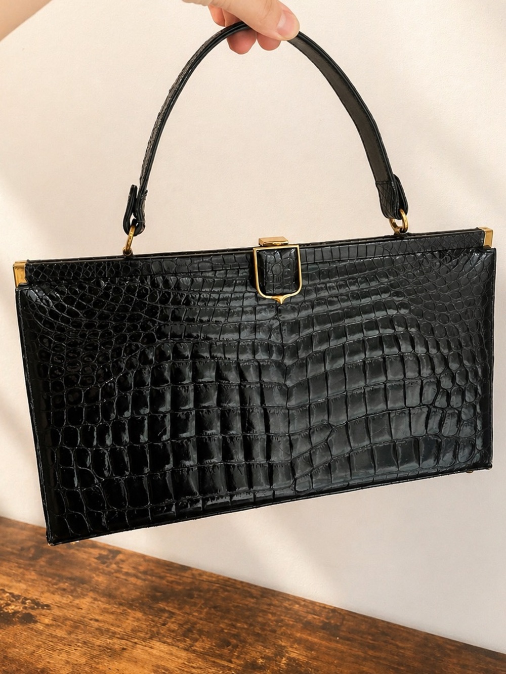 Vintage 1950’s Manon genuine alligator top handle handbag